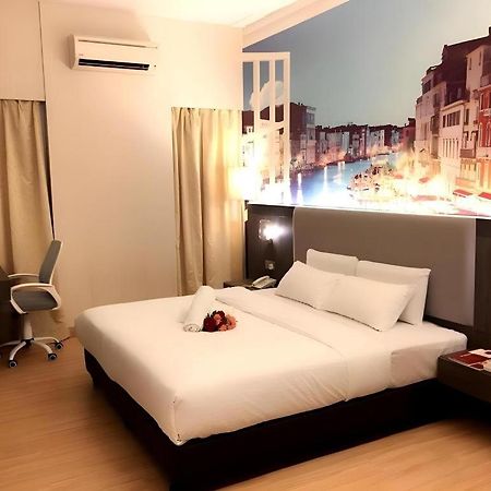 The Landmark Hotel Batu Pahat Exteriör bild