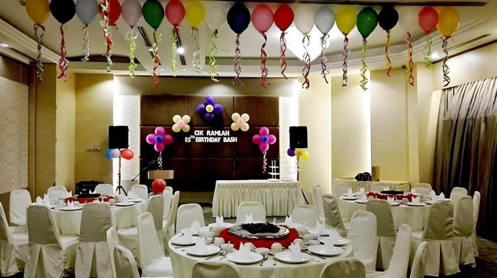 The Landmark Hotel Batu Pahat Exteriör bild