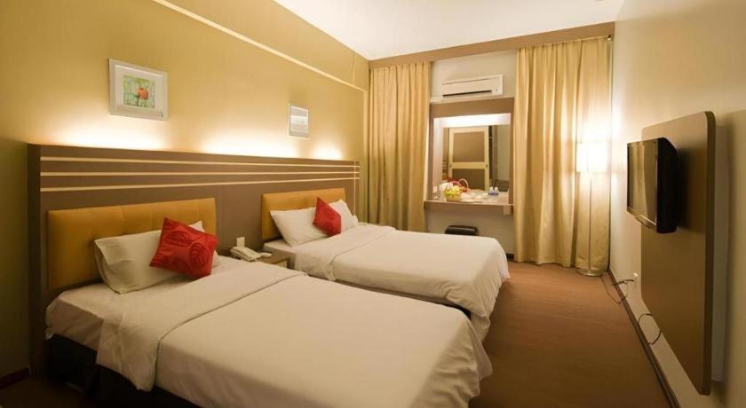 The Landmark Hotel Batu Pahat Exteriör bild