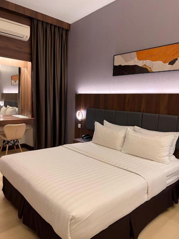 The Landmark Hotel Batu Pahat Exteriör bild