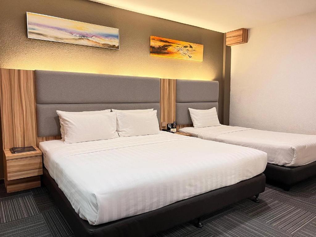 The Landmark Hotel Batu Pahat Exteriör bild