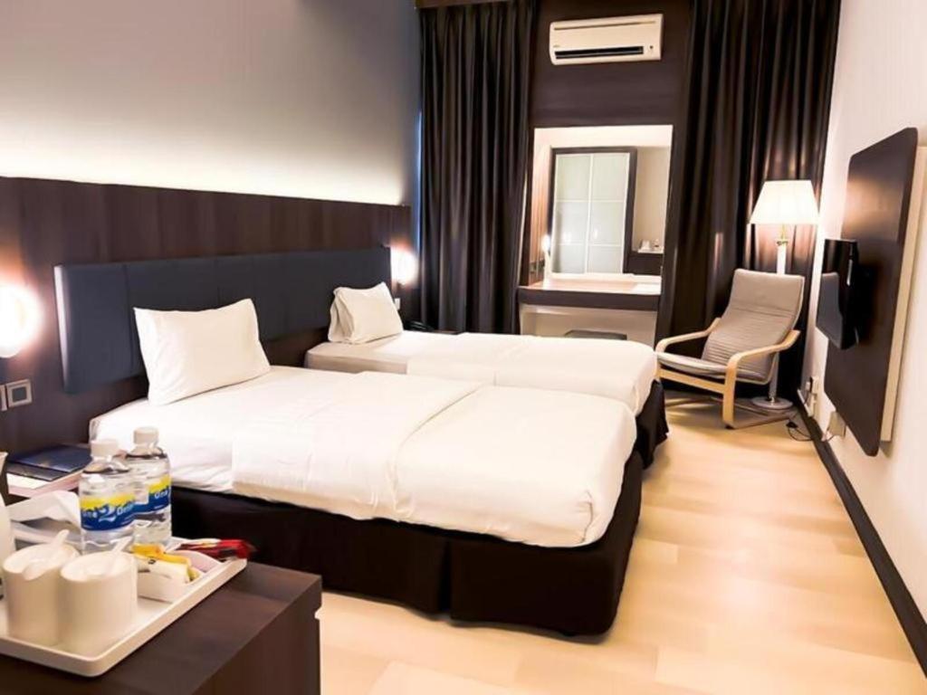 The Landmark Hotel Batu Pahat Exteriör bild