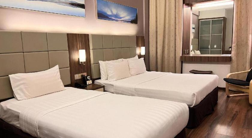 The Landmark Hotel Batu Pahat Exteriör bild