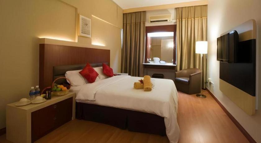The Landmark Hotel Batu Pahat Exteriör bild