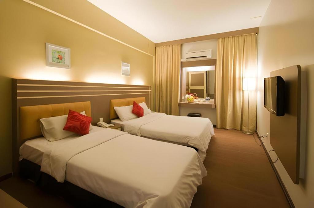 The Landmark Hotel Batu Pahat Exteriör bild